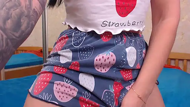 JuicyJess online show from December 8, 7:54 pm
