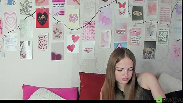 Snapshot of little_radiant_sun chatting on September 11, 8:25 am little radiant sun online show from September 11, 8:25 am