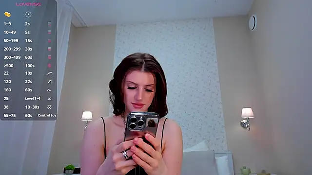 Snapshot of Skinny_Alice chatting on October 15, 1:28 am Skinny Alice online show from October 15, 1:28 am