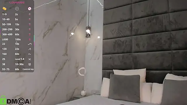 Snapshot of Skinny_Alice chatting on October 20, 1:17 am Skinny Alice online show from October 20, 1:17 am