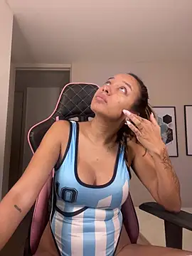 DianaHopson online show from October 31, 10:16 am