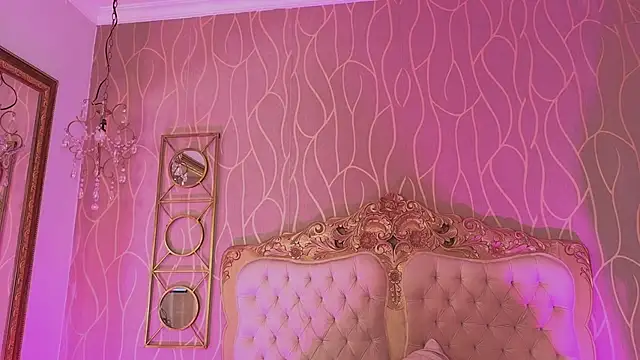 Snapshot of Shanelle__ chatting on June 27, 4:17 am Shanelle online show from June 27, 4:17 am