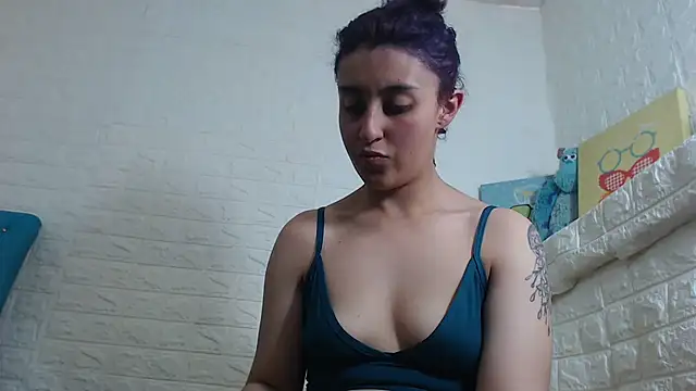 AngelaLinaresx69 online show from November 26, 7:15 pm