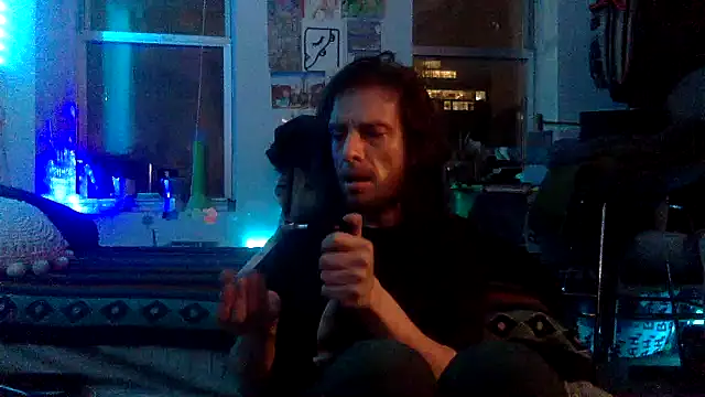 Snapshot of DownstairsSky chatting on December 21, 2:41 am DownstairsSky online show from December 21, 2:41 am