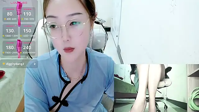 Snapshot of -orange_ chatting on December 7, 11:18 am -orange online show from December 7, 11:18 am