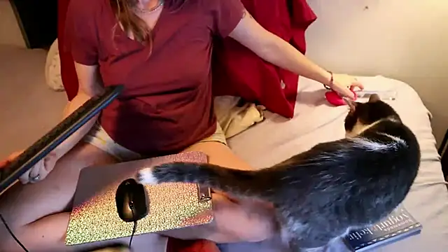 xxpixeyxx online show from October 13, 2:44 am