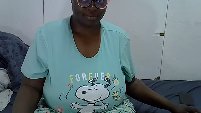 Snapshot of MamaGotYou chatting on January 15, 11:00 am MamaGotYou online show from January 15, 11:00 am