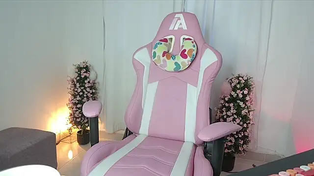 Snapshot of keissy_rincon_ chatting on January 25, 9:14 pm keissy rincon online show from January 25, 9:14 pm