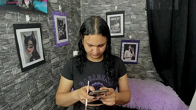 Snapshot of Andrys_ chatting on November 13, 10:08 pm Andrys online show from November 13, 10:08 pm