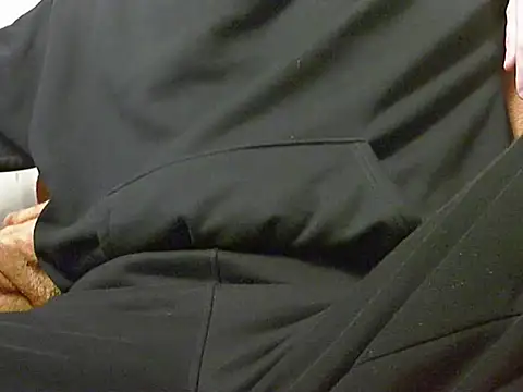 Snapshot of wirytynum chatting on November 26, 2:40 pm wirytynum online show from November 26, 2:40 pm