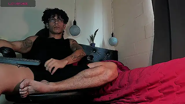 Snapshot of FuckHardlove chatting on September 28, 6:35 pm FuckHardlove online show from September 28, 6:35 pm