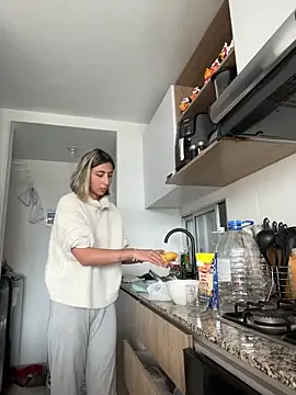 Ameellie online show from November 21, 3:00 pm