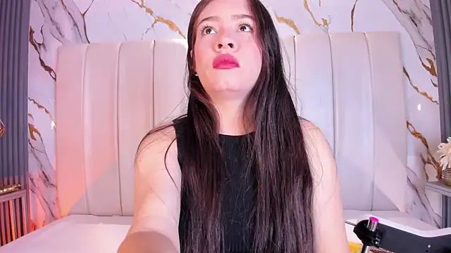 SaraRiley online show from April 6, 11:05 pm