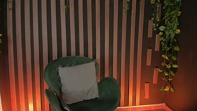 Kleeopatra  online show from February 8, 9:46 pm