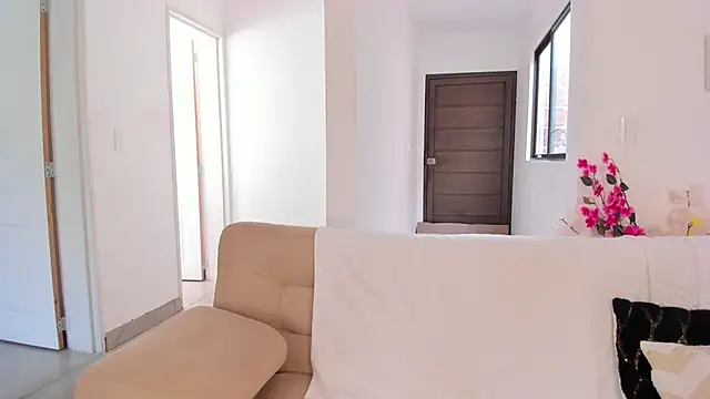 Alaia Ferrer  online show from November 9, 8:18 pm