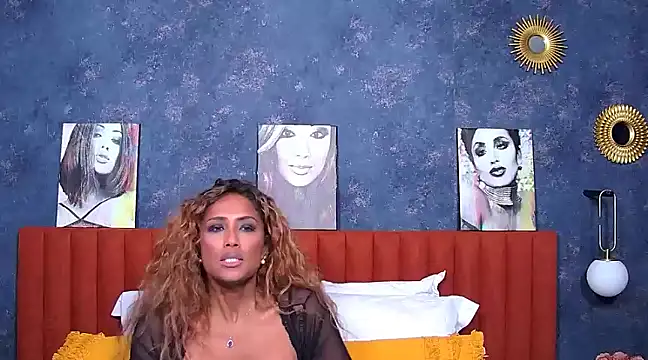 ShanialaFrancaise online show from February 19, 7:16 pm