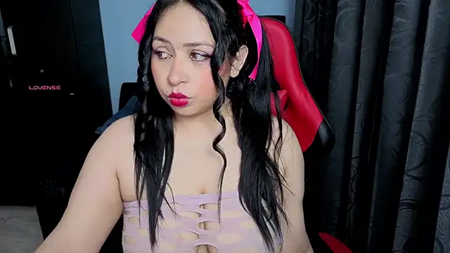 charlotee lovee69 online show from October 9, 3:15 am