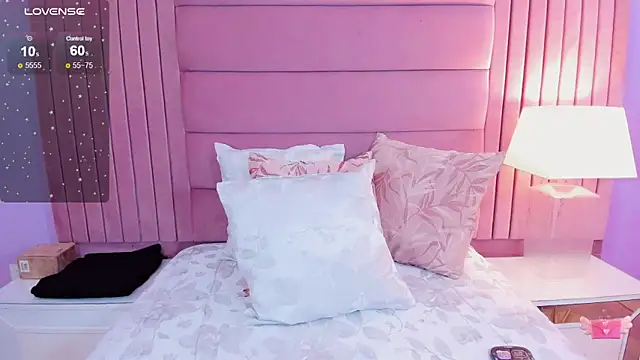 Snapshot of andrea_alvarz chatting on January 6, 5:52 am andrea alvarz online show from January 6, 5:52 am