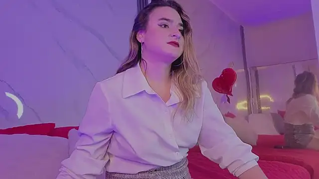 Snapshot of CandyQueenGold chatting on February 9, 7:18 pm CandyQueenGold online show from February 9, 7:18 pm