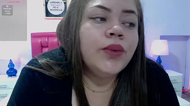Snapshot of Charming_girl69 chatting on March 17, 11:00 pm Charming girl69 online show from March 17, 11:00 pm