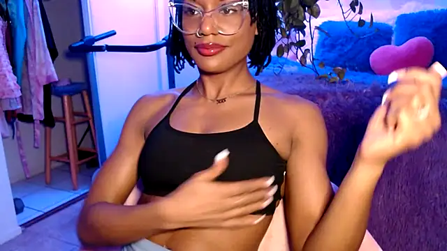 Snapshot of CocoSage chatting on February 2, 6:28 pm CocoSage online show from February 2, 6:28 pm