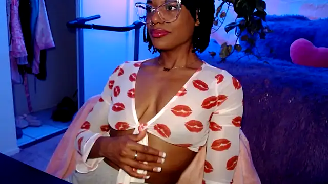 Snapshot of CocoSage chatting on February 24, 6:00 am CocoSage online show from February 24, 6:00 am