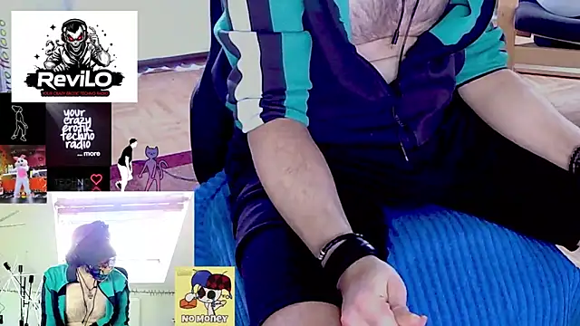 Snapshot of RevilO1180 chatting on March 8, 9:02 am RevilO1180 online show from March 8, 9:02 am