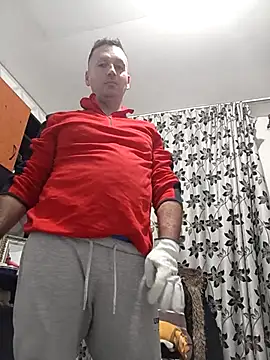 Snapshot of florin421 chatting on February 20, 1:22 pm florin421 online show from February 20, 1:22 pm