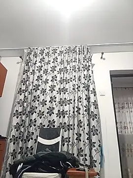 Snapshot of florin421 chatting on March 2, 7:15 am florin421 online show from March 2, 7:15 am