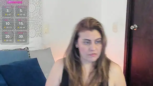 Snapshot of V_monse chatting on November 27, 8:11 pm V monse online show from November 27, 8:11 pm