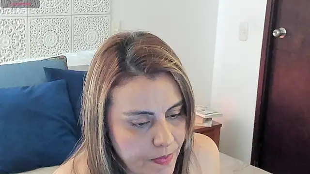 Snapshot of V_monse chatting on December 16, 3:39 pm V monse online show from December 16, 3:39 pm