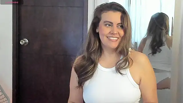 Snapshot of V_monse chatting on June 11, 2:15 pm V monse online show from June 11, 2:15 pm