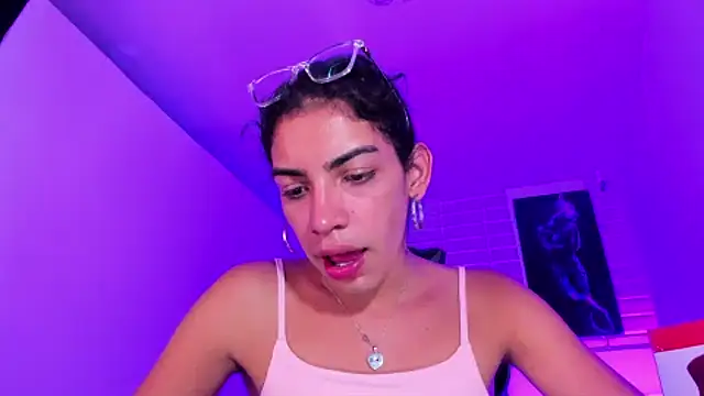 Alahia Rodriguez online show from February 12, 9:01 pm