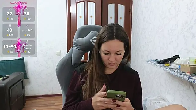 Nelly Fischer online show from December 10, 1:22 pm