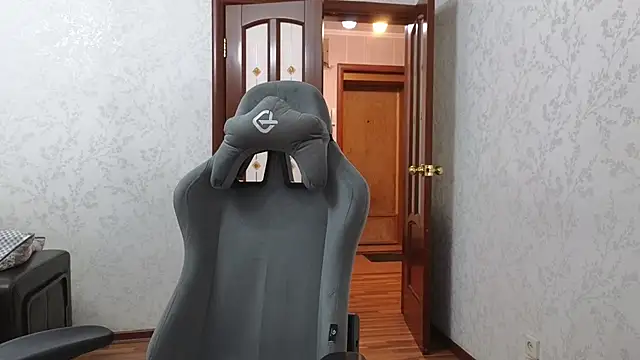 Nelly Fischer online show from January 12, 1:37 pm