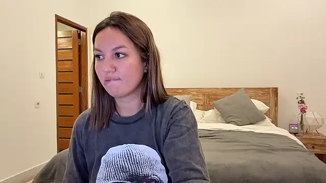 Nelly Fischer online show from September 30, 2:11 pm