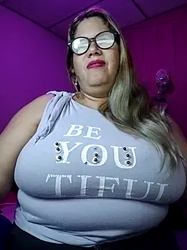 EllisW8 online show from October 18, 11:00 am