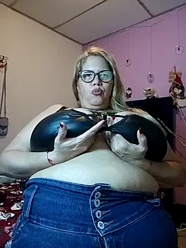 EllisW8 online show from December 15, 11:53 pm