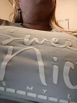 EllisW8 online show from February 4, 11:27 am