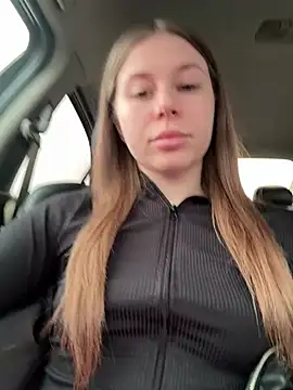 Snapshot of MilissaSee chatting on March 4, 10:02 am MilissaSee online show from March 4, 10:02 am