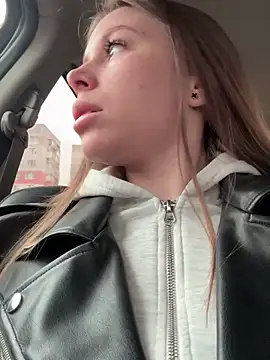 Snapshot of MilissaSee chatting on March 11, 9:24 am MilissaSee online show from March 11, 9:24 am