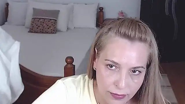 Snapshot of evamaria2024 chatting on June 29, 8:42 am evamaria2024 online show from June 29, 8:42 am