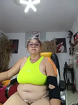 Snapshot of evelin_hott chatting on May 25, 11:44 pm evelin hott online show from May 25, 11:44 pm