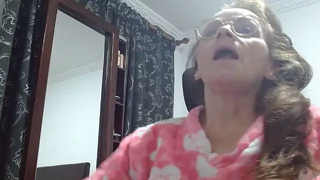 Snapshot of asleycavta chatting on October 8, 3:48 am asleycavta online show from October 8, 3:48 am