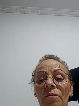 Snapshot of asleycavta chatting on November 15, 3:48 am asleycavta online show from November 15, 3:48 am