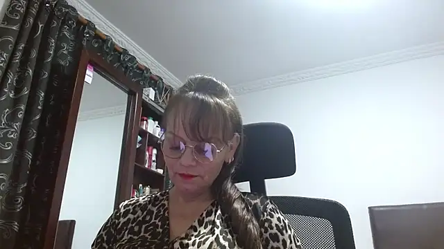 Snapshot of asleycavta chatting on January 6, 12:47 am asleycavta online show from January 6, 12:47 am