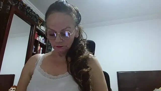 Snapshot of asleycavta chatting on February 10, 9:08 pm asleycavta online show from February 10, 9:08 pm