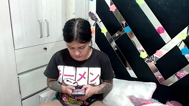 katery wok11 online show from November 4, 8:30 pm