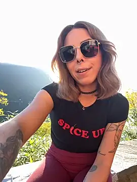 Snapshot of Mia_Railey chatting on November 4, 2:27 pm Mia Railey online show from November 4, 2:27 pm