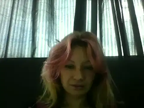 Snapshot of Paulita_x3 chatting on February 7, 12:28 pm Paulita x3 online show from February 7, 12:28 pm